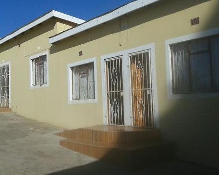 Amafana Guest House Mount Frere Exterior photo